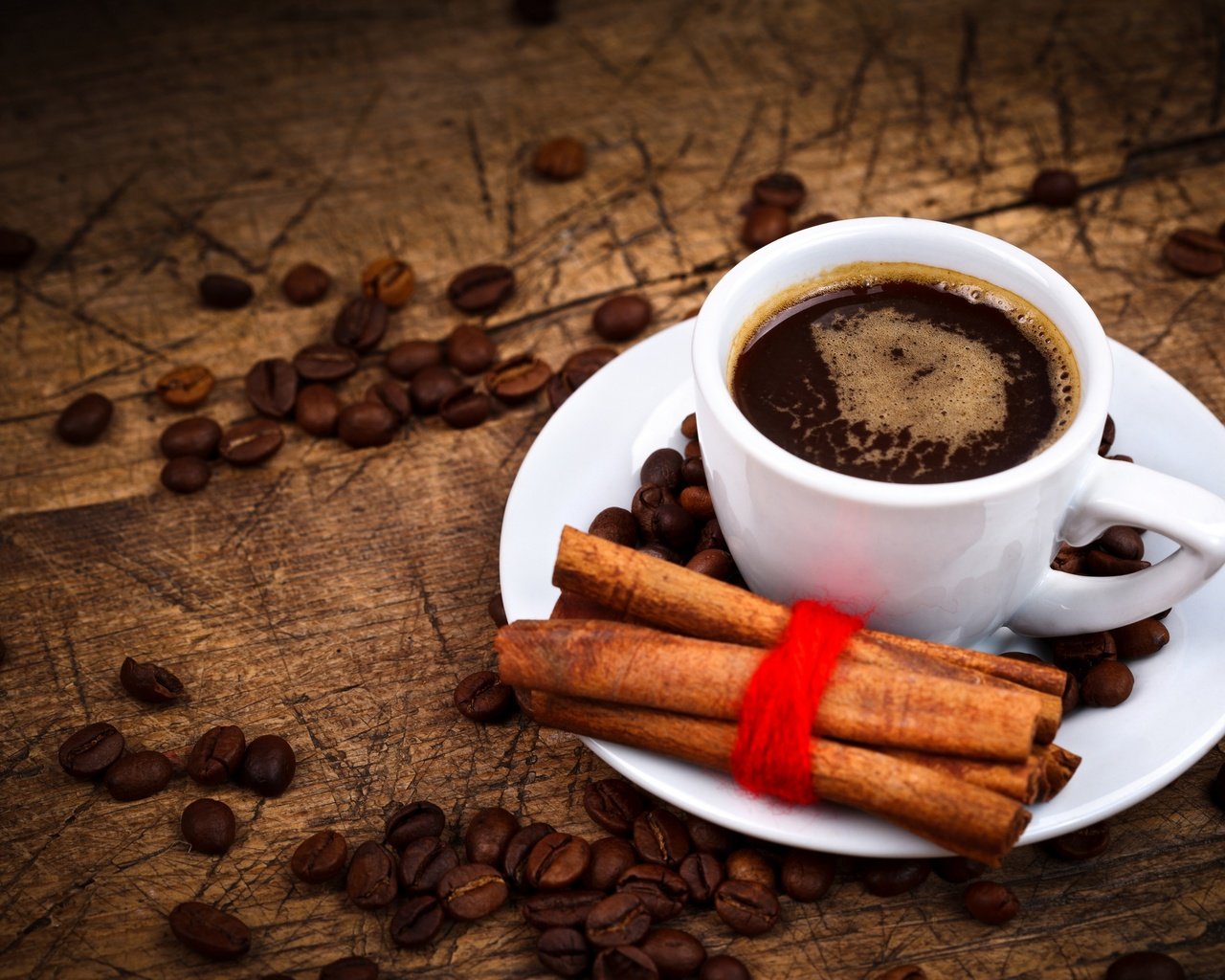 Обои корица, кофе, чашка, кофейные зерна, cinnamon, coffee, cup, coffee beans разрешение 2880x1920 Загрузить