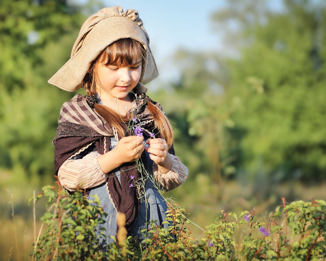 Обои цветы, природа, лето, дети, девочка, косички, flowers, nature, summer, children, girl, braids разрешение 3840x2560 Загрузить