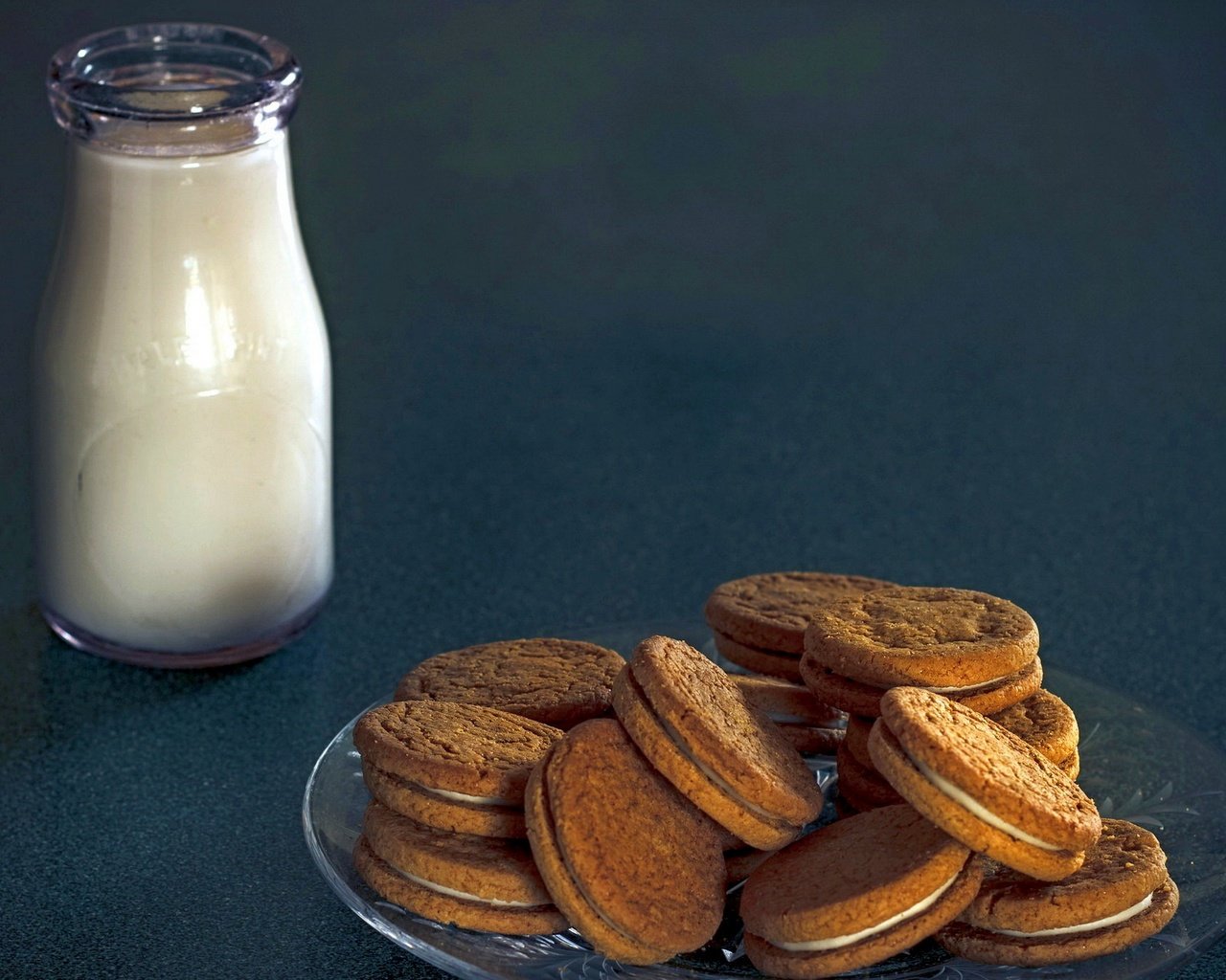 Обои завтрак, молоко, печенье, breakfast, milk, cookies разрешение 1920x1280 Загрузить