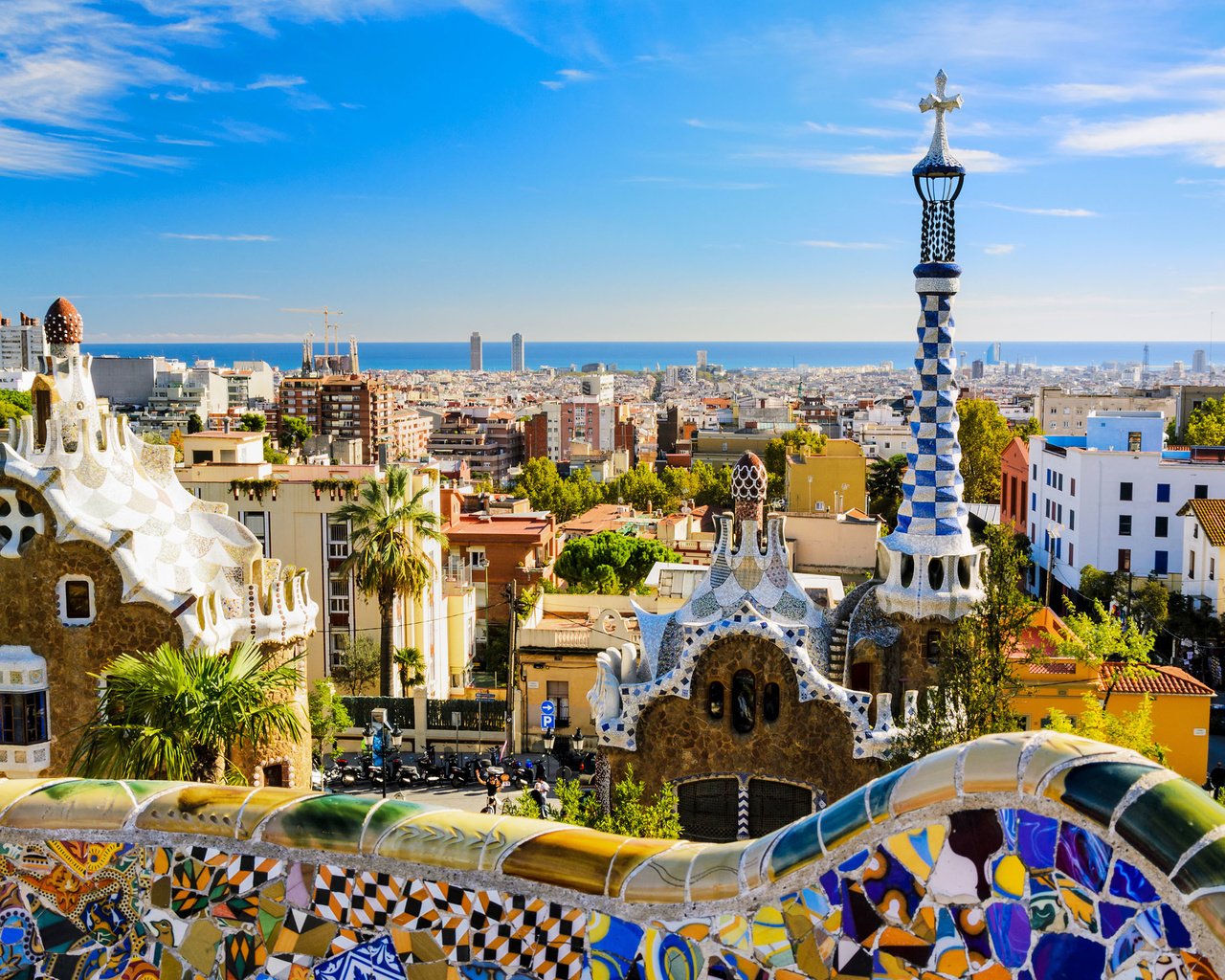 Обои город, испания, барселона, парк гуэль - гауди, the city, spain, barcelona, park güell - gaudí разрешение 2880x1800 Загрузить