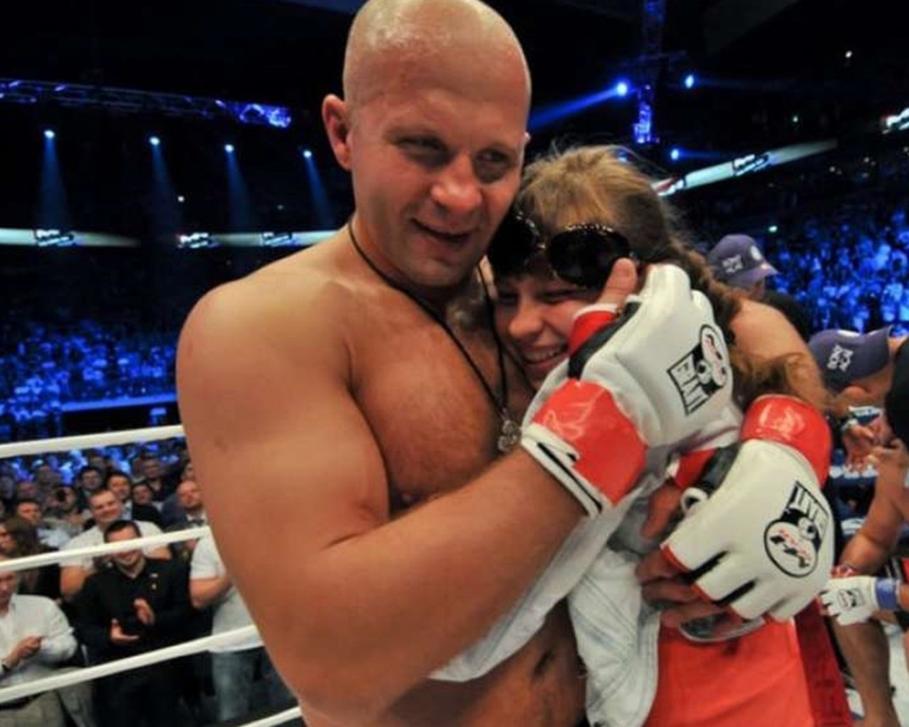 Обои фёдор емельяненко, чемпион, без, бои, правил, fedor emelianenko, champion, without, fighting, rules разрешение 1920x1200 Загрузить