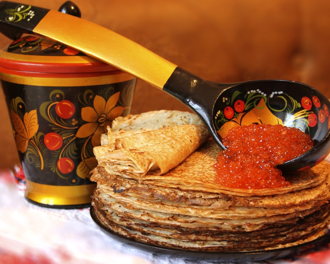 Обои икра, блины, ложка, caviar, pancakes, spoon разрешение 2400x1641 Загрузить