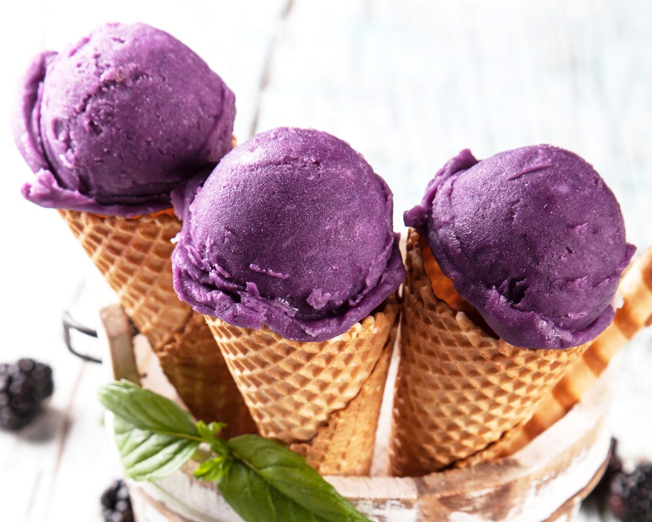 Обои мороженое, мороженное, десерт, ежевика, сладенько, ice cream, dessert, blackberry, sweet разрешение 3300x2367 Загрузить