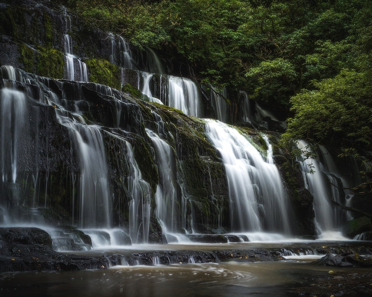 Обои вода, камни, зелень, водопад, water, stones, greens, waterfall разрешение 2048x1367 Загрузить