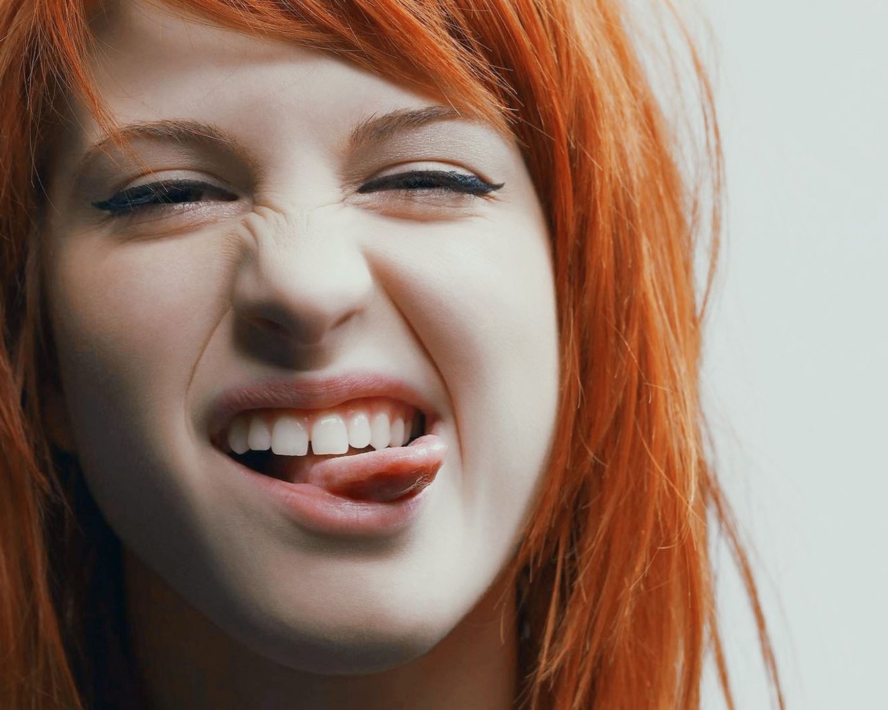 Обои рыжая, певица, язык, рожица, хейли уильямс, red, singer, language, smiley, hayley williams разрешение 1920x1080 Загрузить