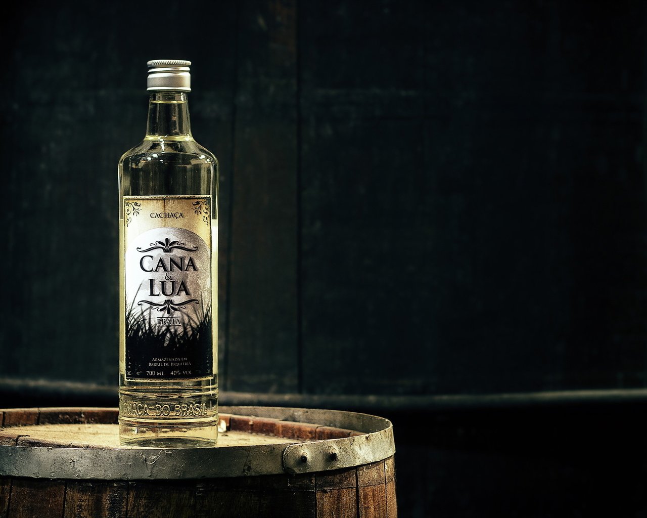 Обои фон, напиток, ром, cana & lua, product shot, background, drink, rum разрешение 3043x1900 Загрузить