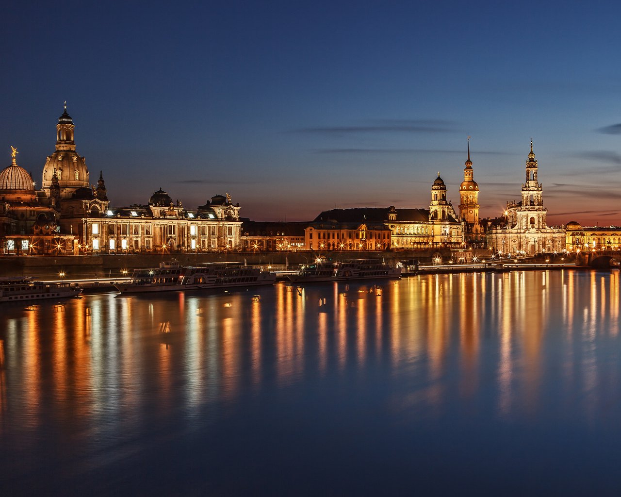 Обои ночь, огни, река, дома, германия, дрезден, эльба, night, lights, river, home, germany, dresden, elba разрешение 2048x1308 Загрузить