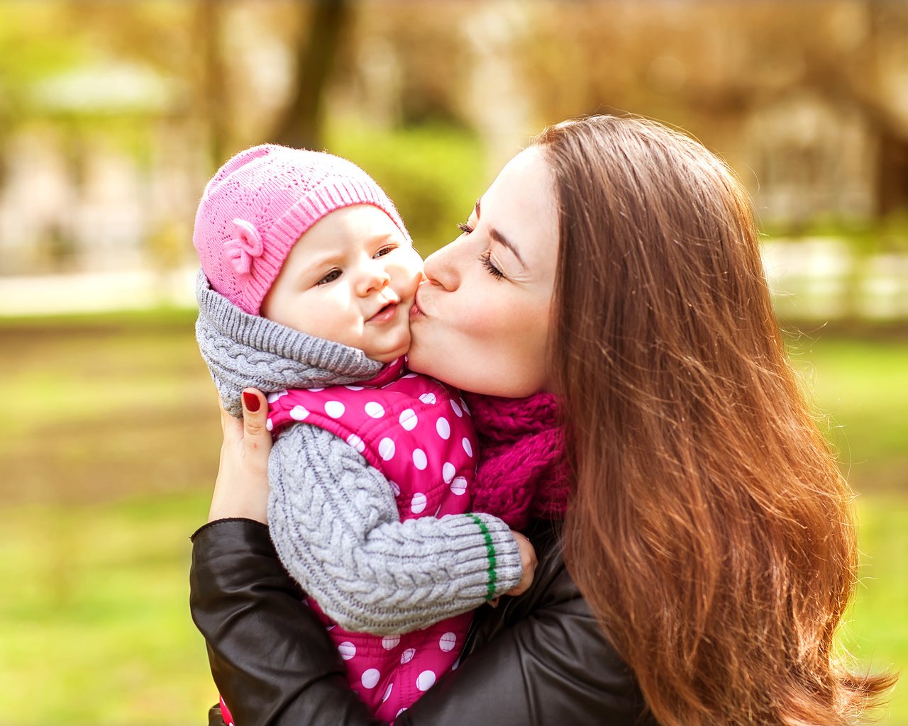 Обои профиль, любовь, счастье, поцелуй, мать, дочь, profile, love, happiness, kiss, mother, daughter разрешение 3000x2143 Загрузить