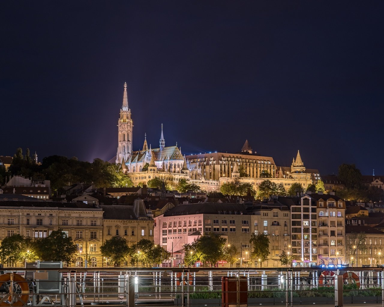 Обои ночь, огни, венгрия, будапешт, night, lights, hungary, budapest разрешение 2880x2132 Загрузить