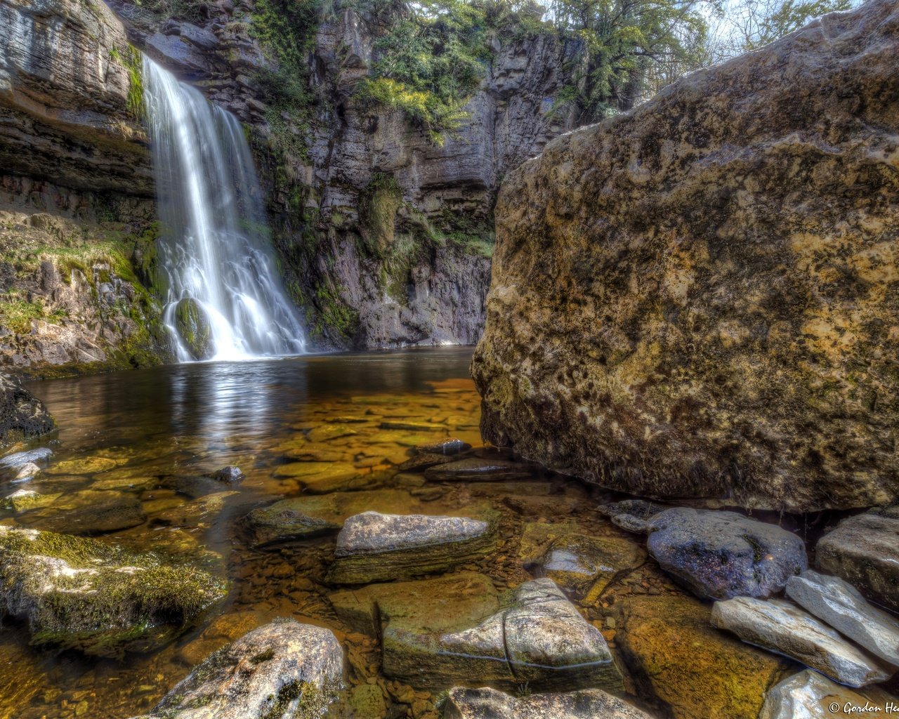 Обои скалы, камни, водопад, великобритания, hdr, thorton force waterfall, rocks, stones, waterfall, uk, several attractions force waterfall разрешение 2880x1920 Загрузить