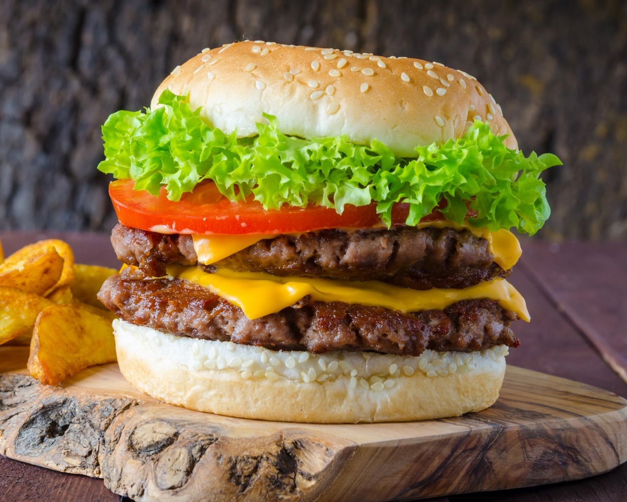 Обои гамбургер, фастфуд, котлета, быстрое питание, фаст-фуд, мясо, помидор, салат, булочка, сэндвич, помидорами, hamburger, fast food, patty, meat, tomato, salad, bun, sandwich, tomatoes разрешение 2880x1908 Загрузить