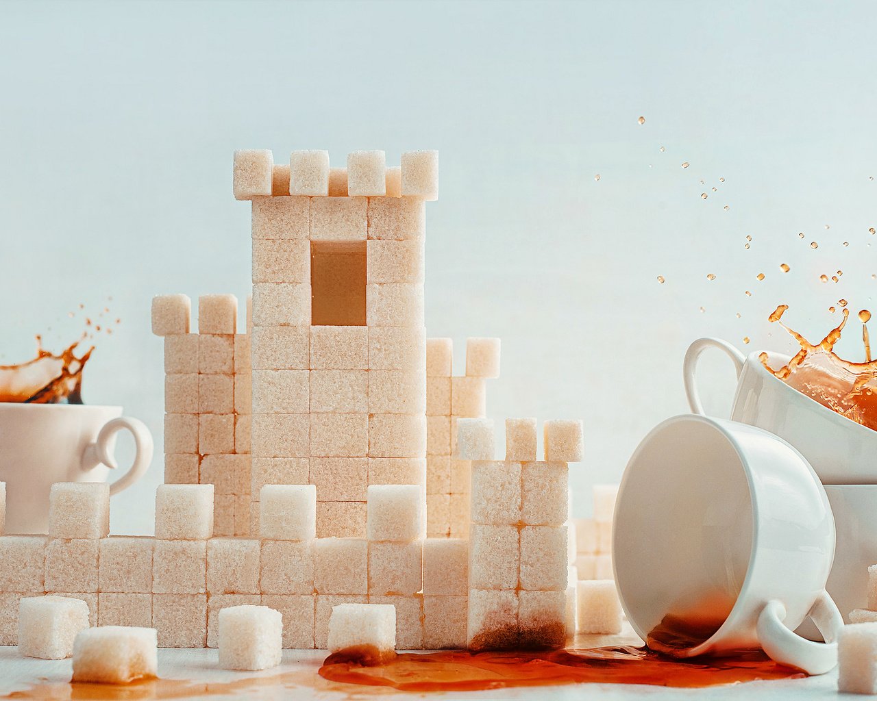 Обои замок, чай, чашки, сахар, рафинад, castle, tea, cup, sugar, rafinad разрешение 2048x1367 Загрузить