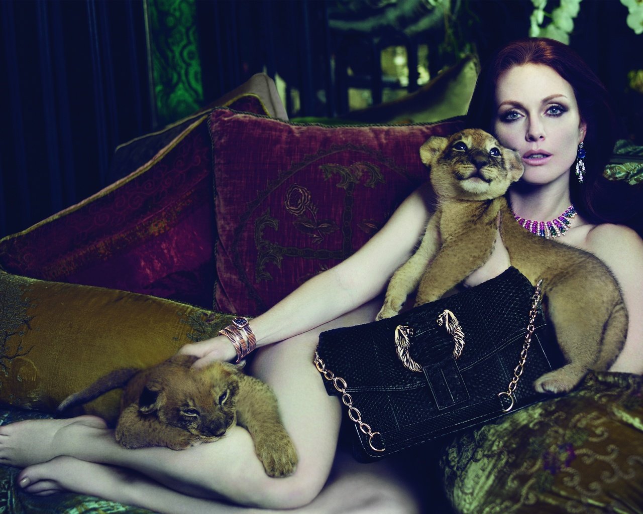 Обои модель, волосы, актриса, львята, диван, джулианна мур, model, hair, actress, the cubs, sofa, julianne moore разрешение 4961x3508 Загрузить