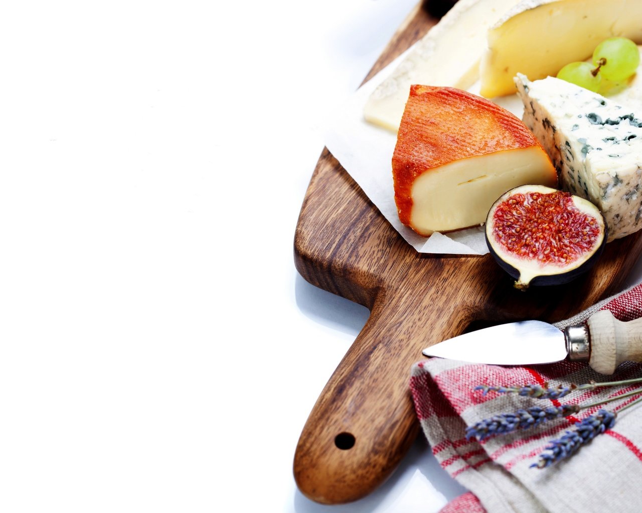 Обои фото, еда, сыр, нож, инжир, photo, food, cheese, knife, figs разрешение 2880x2182 Загрузить