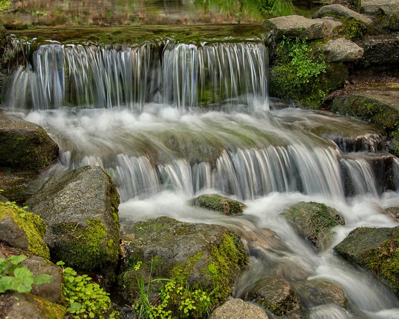 Обои камни, лес, ручей, водопад, сша, мох, йосемити, stones, forest, stream, waterfall, usa, moss, yosemite разрешение 2048x1365 Загрузить