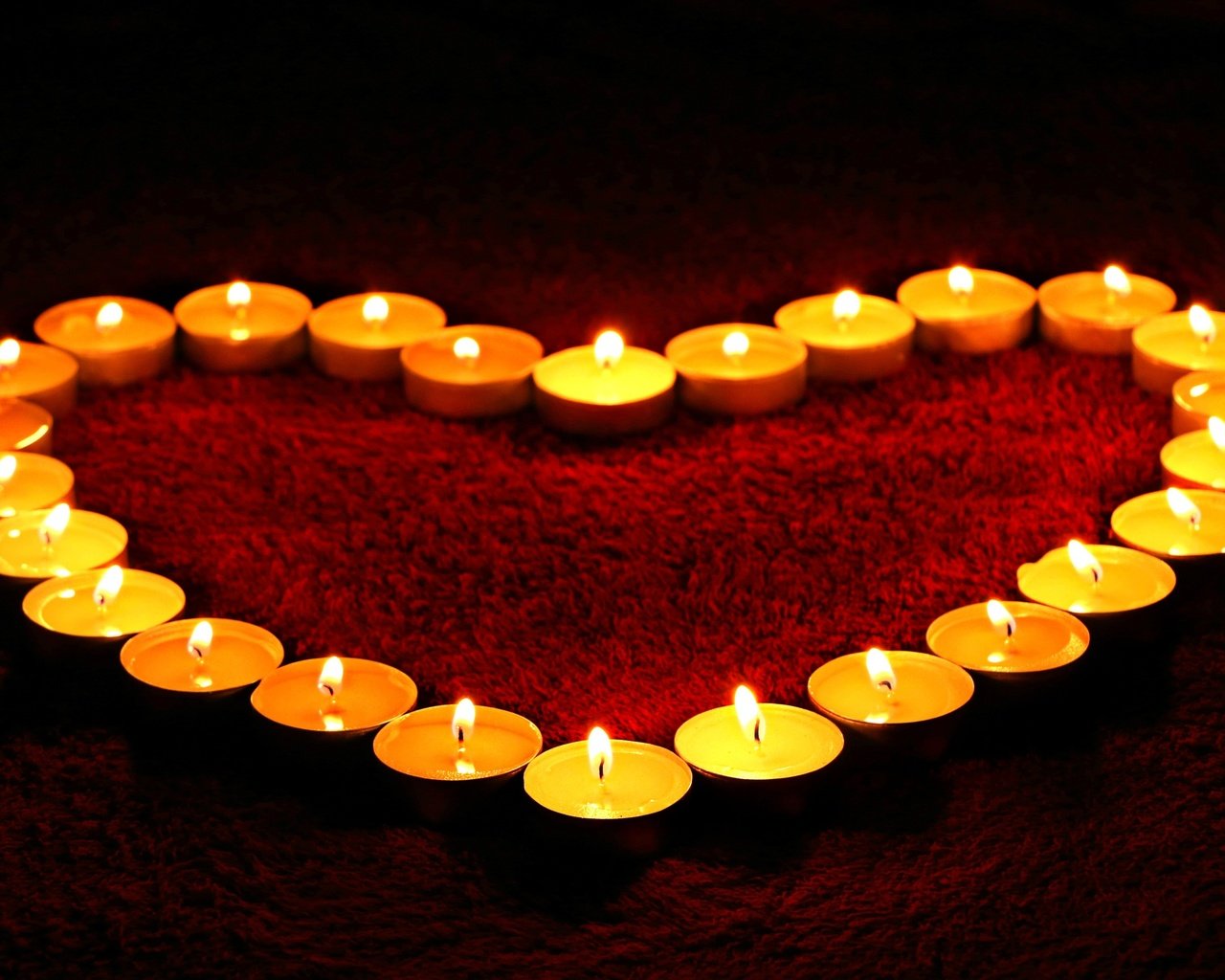 Обои свечи, варежки, зима, влюбленная, сладенько, сердце, валентинов день, любовь, сердечка, романтика, руки, романтик, день святого валентина, candles, mittens, winter, sweet, heart, love, romance, hands, romantic, valentine's day разрешение 3132x2039 Загрузить