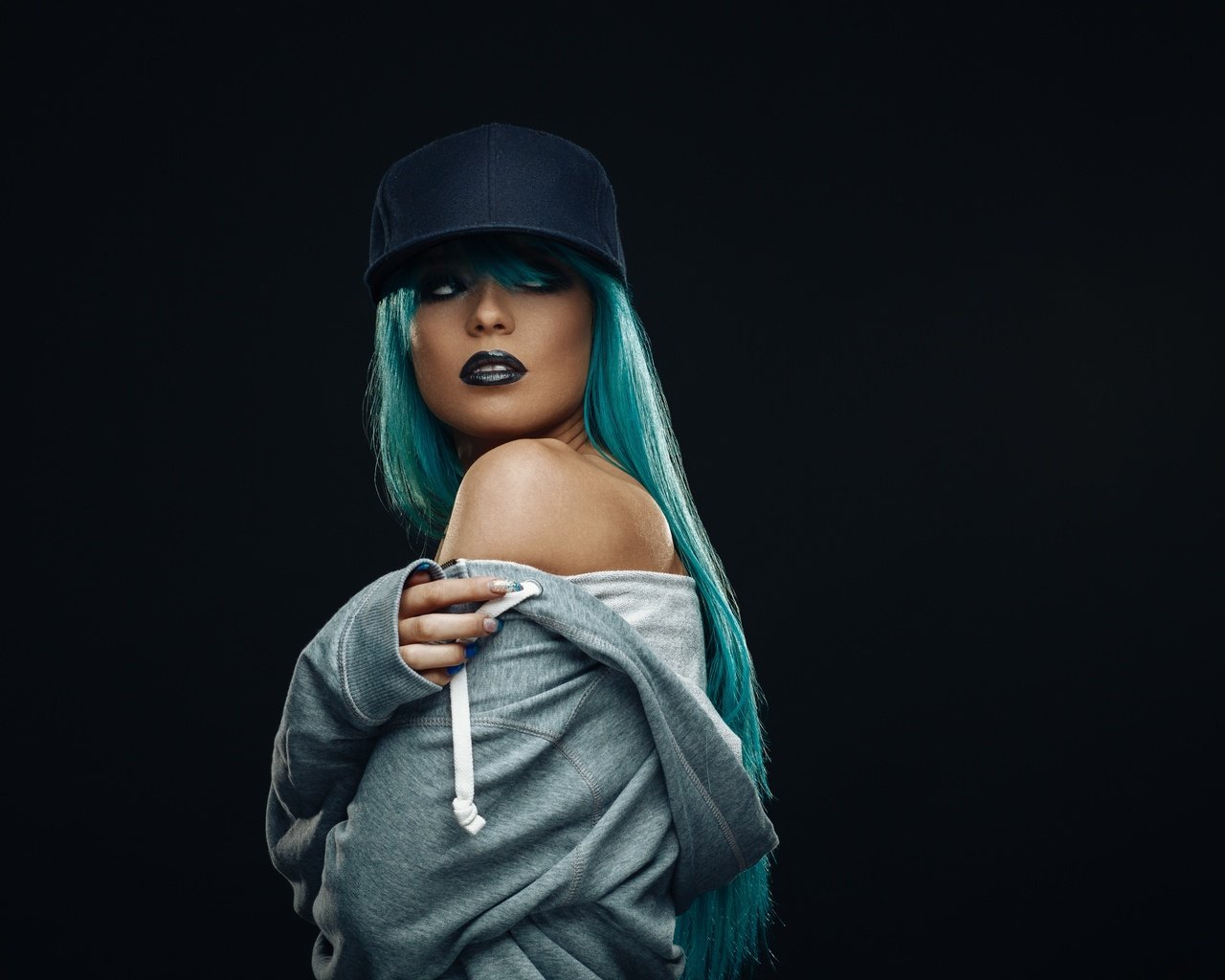 Обои поза, голубая, мода, ушанка, pose, blue, fashion, hat разрешение 5616x3744 Загрузить