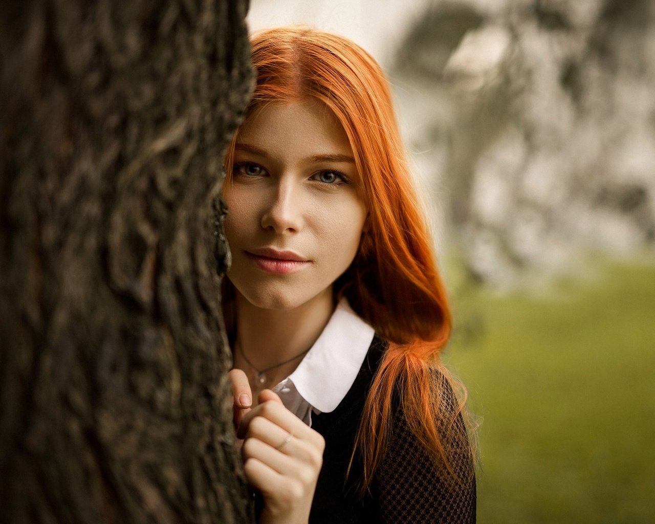 Обои дерево, девушка, портрет, лицо, рыжеволосая, анастасия жилина, tree, girl, portrait, face, redhead, anastasia zhilina разрешение 2133x1200 Загрузить