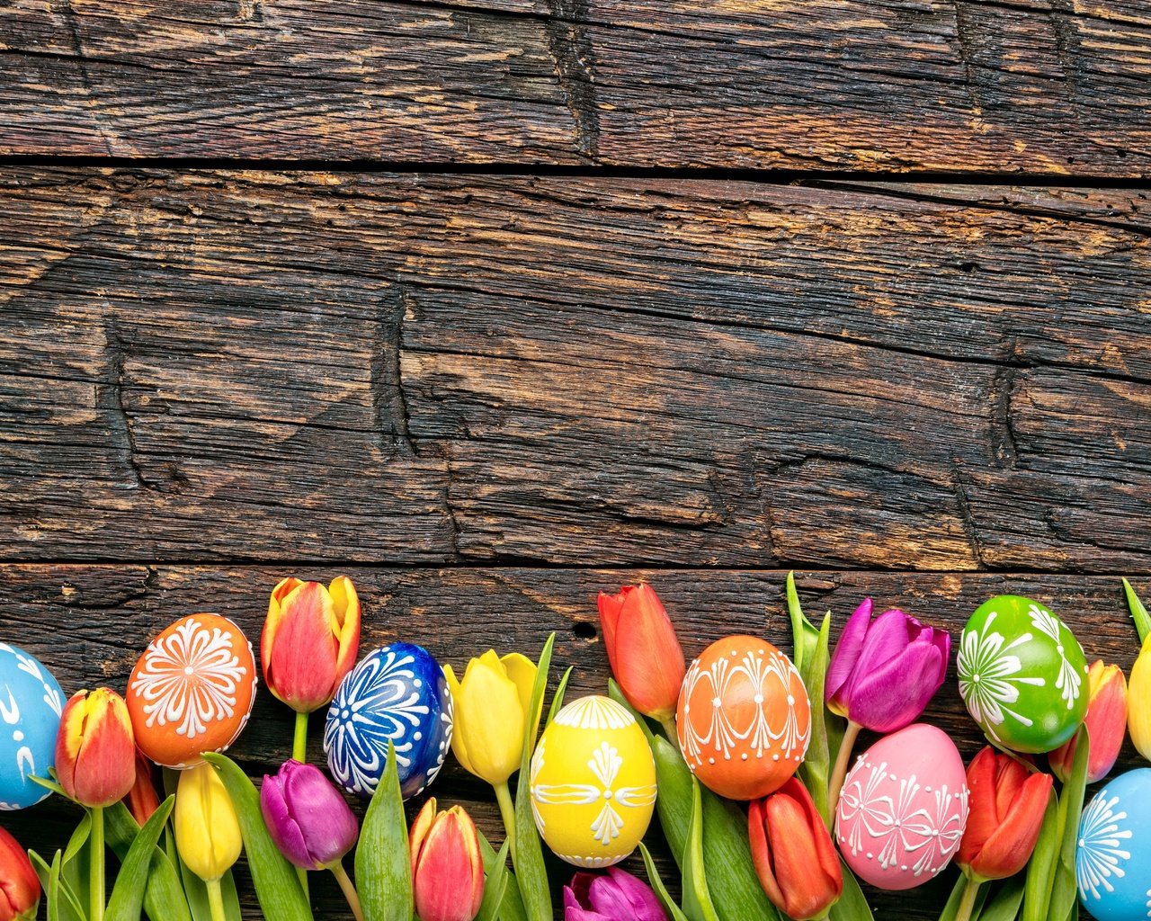 Обои тюльпаны, довольная, пасха, красочная, праздник, яйца крашеные, дерева, тульпаны,  цветы, глазунья, весенние, зеленые пасхальные, tulips, happy, easter, colorful, holiday, the painted eggs, wood, flowers, eggs, spring разрешение 6480x4320 Загрузить