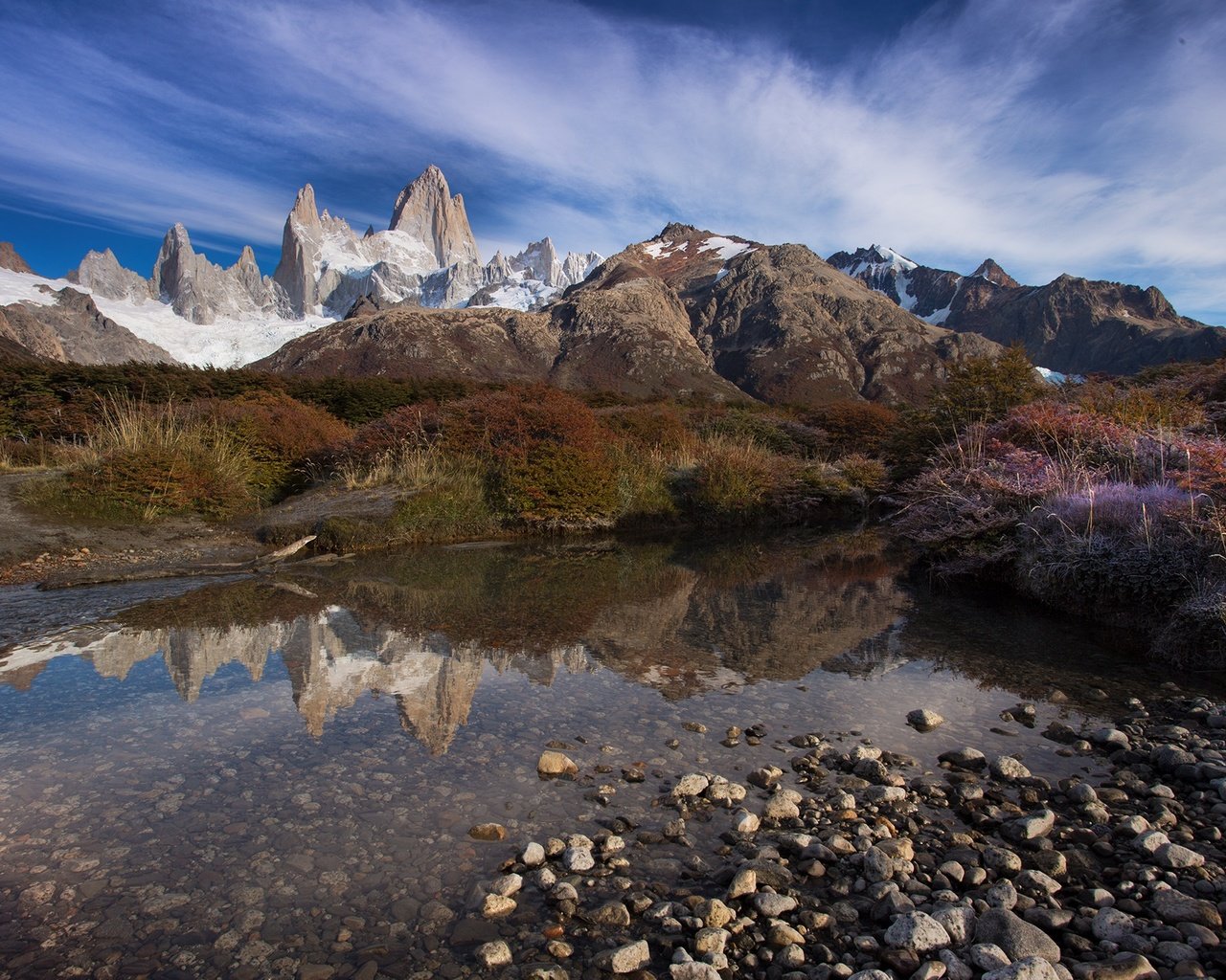 Обои вода, горы, скалы, камни, отражение, утро, патагония, water, mountains, rocks, stones, reflection, morning, patagonia разрешение 2000x1372 Загрузить