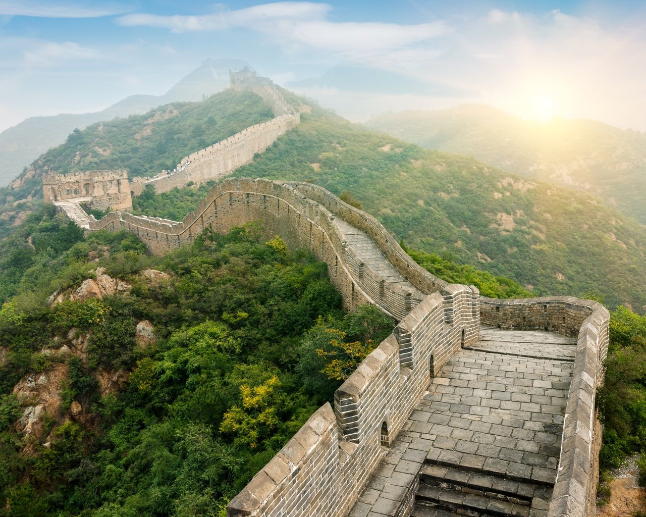 Обои деревья, горы, природа, стена, китай, великая китайская стена, trees, mountains, nature, wall, china, the great wall of china разрешение 5760x3840 Загрузить