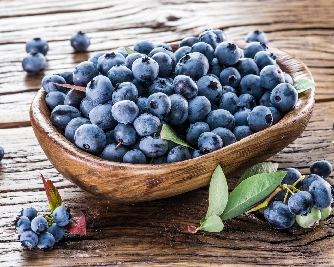 Обои ягоды, лесные ягоды, черника, корзинка, дерева, парное, черничный, berries, blueberries, basket, wood, fresh, blueberry разрешение 8256x6192 Загрузить