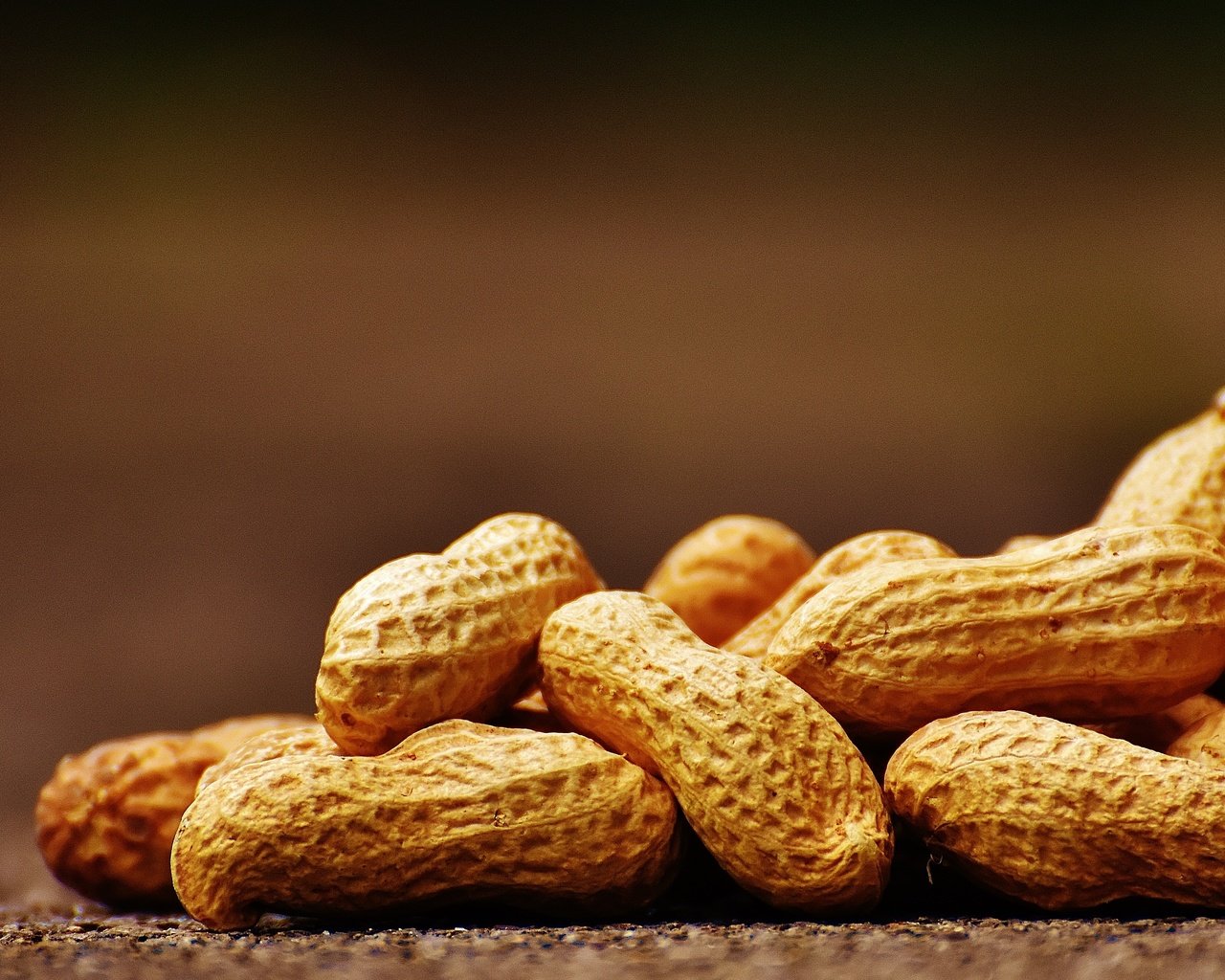 Обои орехи, скорлупа, арахис, орешки, земляной орех, alexas_fotos, оболочка, nuts, shell, peanuts, groundnuts разрешение 5991x2660 Загрузить