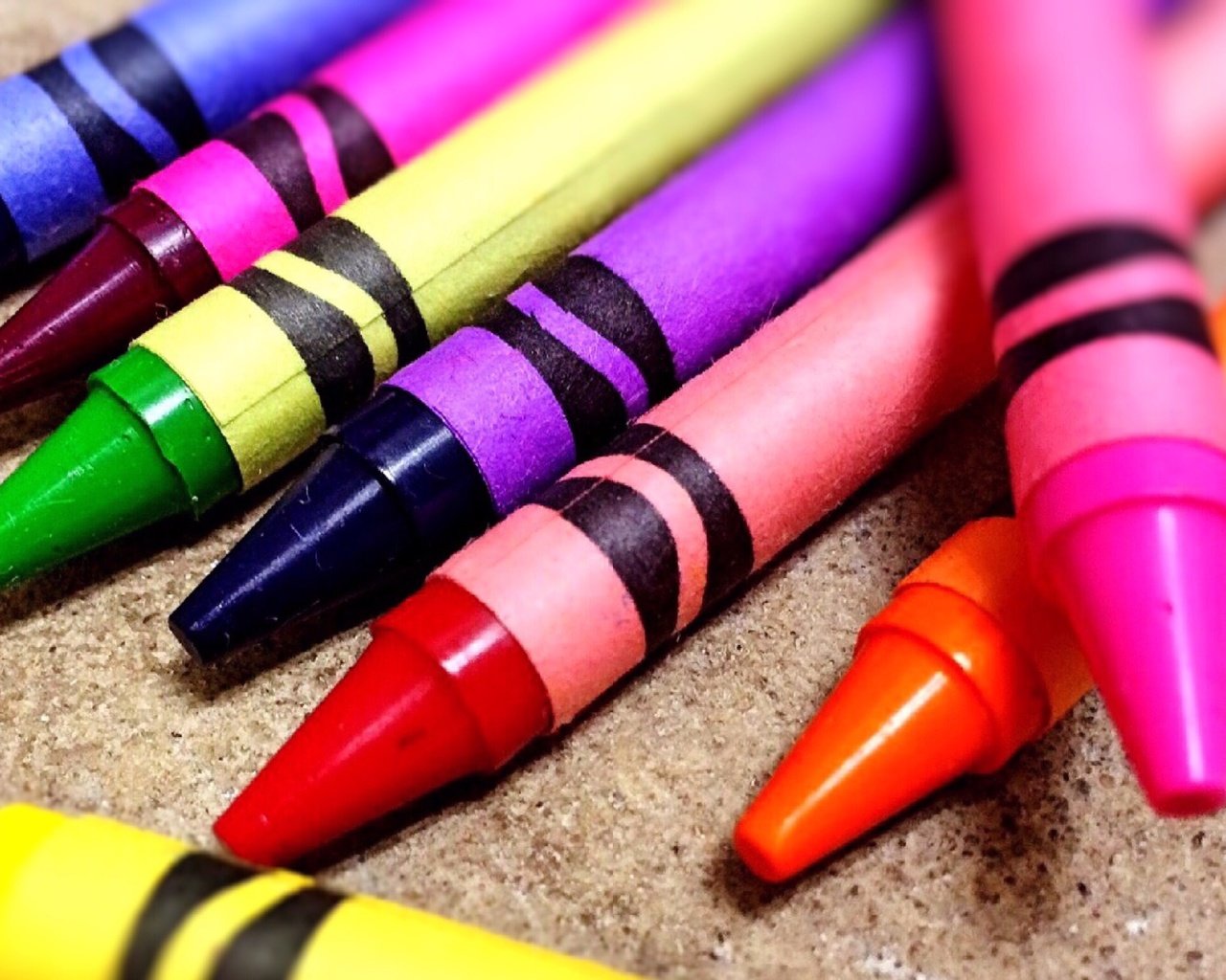 Обои цвета, разноцветные, мелки, канцелярия, восковые карандаши, color, colorful, crayons, the office разрешение 3782x2126 Загрузить