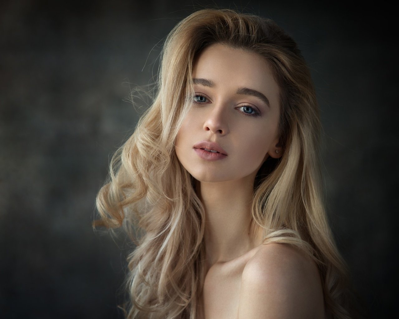 Обои девушка, блондинка, портрет, взгляд, фотограф, анна, dennis drozhzhin, girl, blonde, portrait, look, photographer, anna разрешение 2048x1387 Загрузить