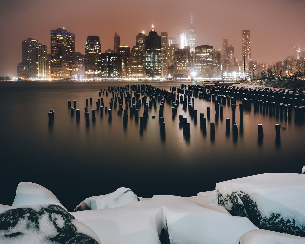 Обои ночь, огни, снег, зима, город, сша, нью-йорк, night, lights, snow, winter, the city, usa, new york разрешение 2048x1366 Загрузить