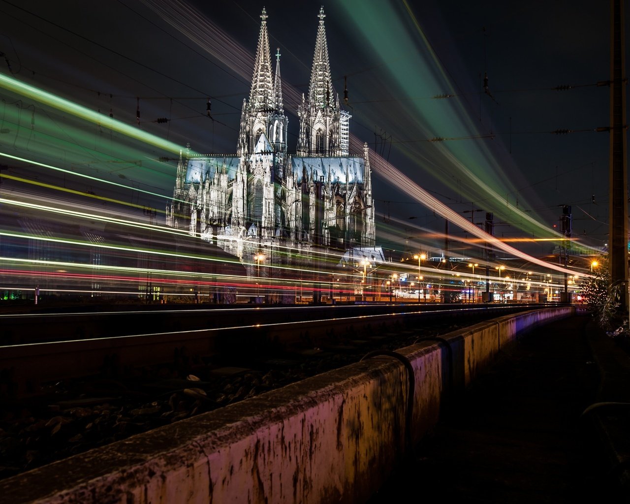 Обои ночь, огни, город, германия, кельн, night, lights, the city, germany, cologne разрешение 2048x1343 Загрузить