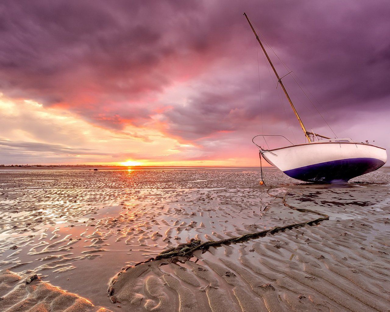 Обои берег, закат, песок, лодка, мель, shore, sunset, sand, boat, stranded разрешение 2047x1287 Загрузить