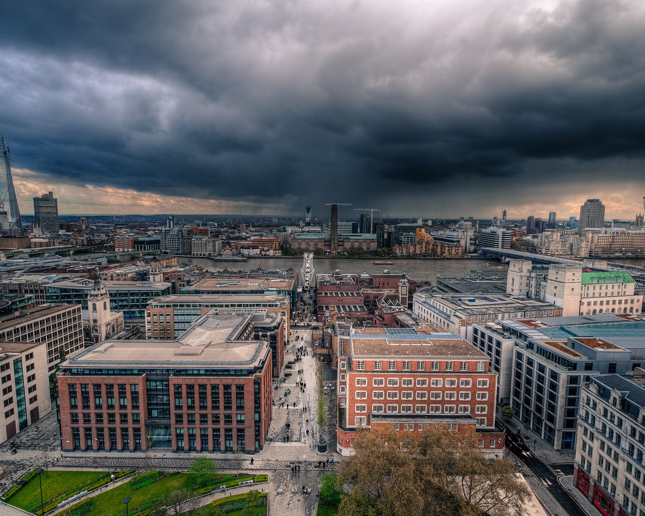 Обои небо, облака, лондон, вид сверху, город, дома, англия, the sky, clouds, london, the view from the top, the city, home, england разрешение 2560x1600 Загрузить