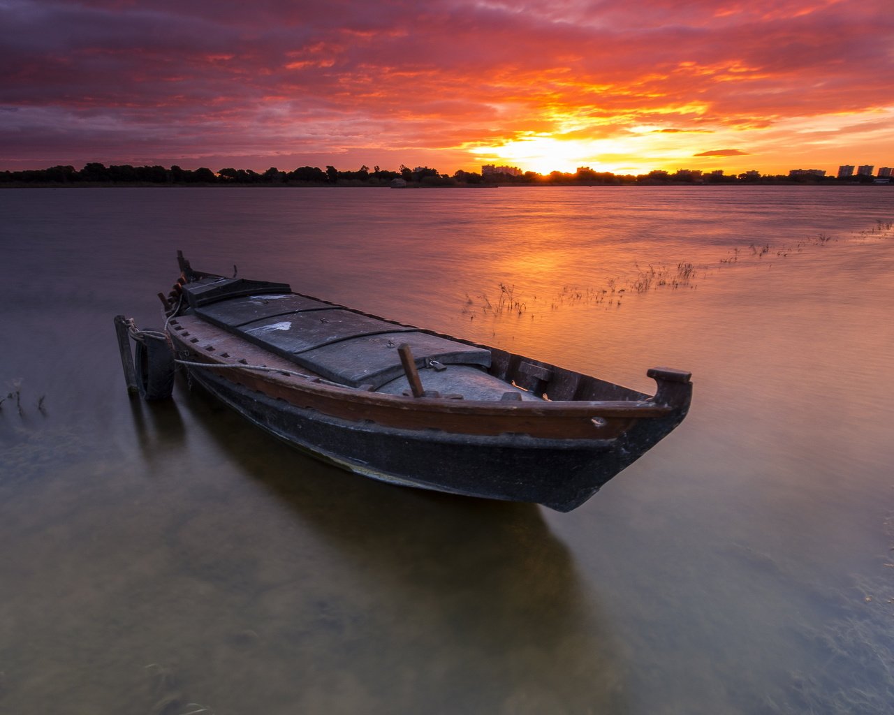 Обои озеро, закат, горизонт, лодка, lake, sunset, horizon, boat разрешение 2560x1707 Загрузить