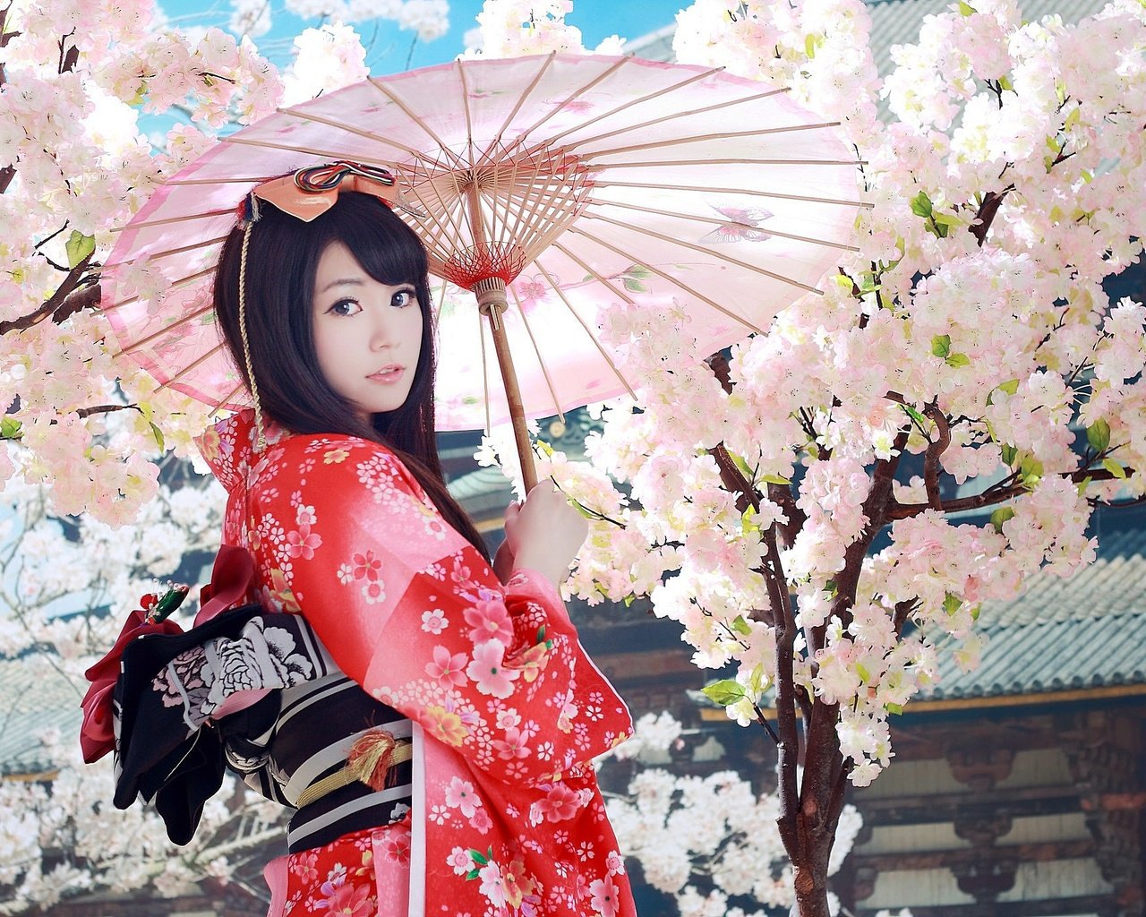 Девушка в кимоно