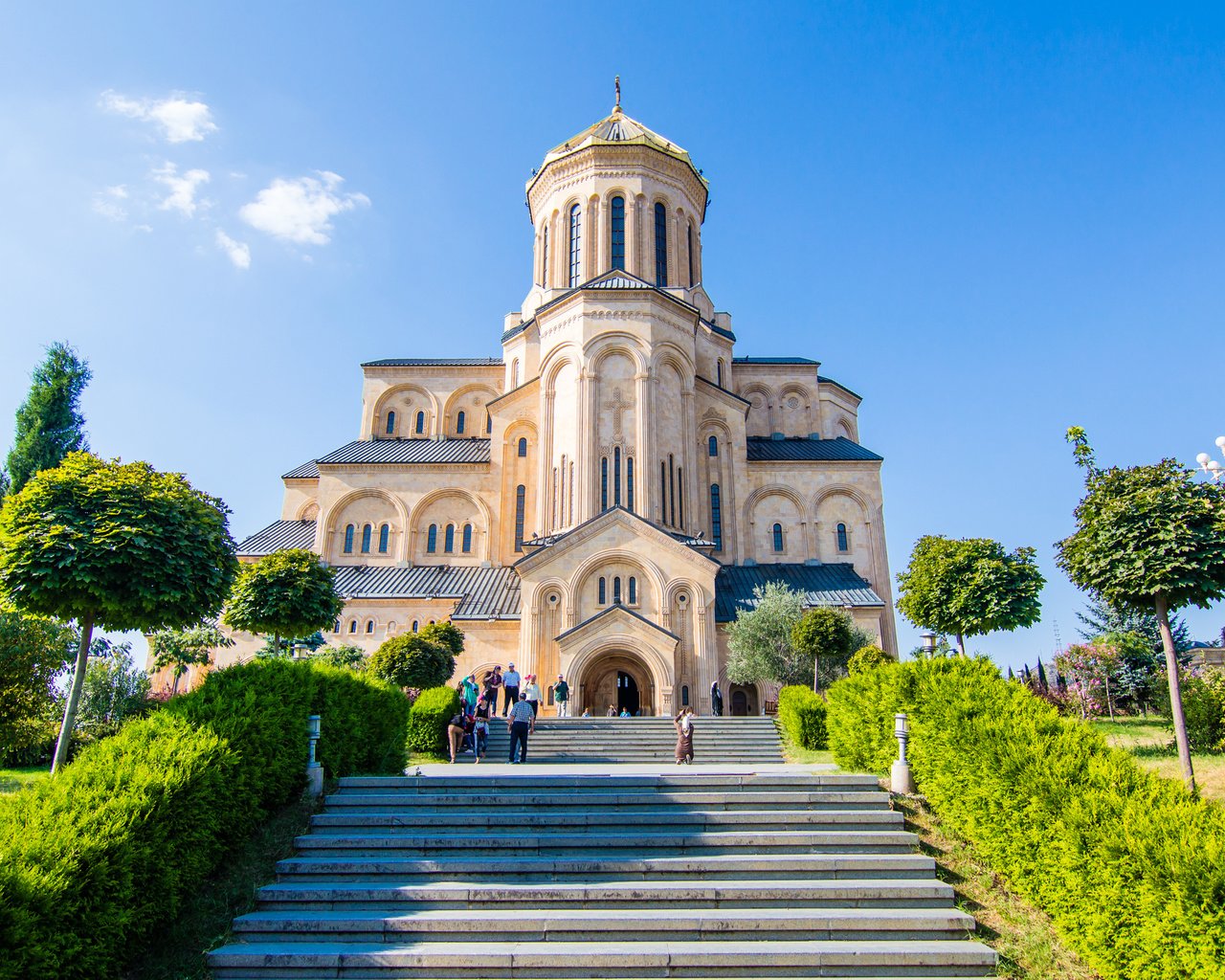 Обои церковь, грузия, тбилиси, цминда самеба, church, georgia, tbilisi, tsminda sameba разрешение 2742x1823 Загрузить