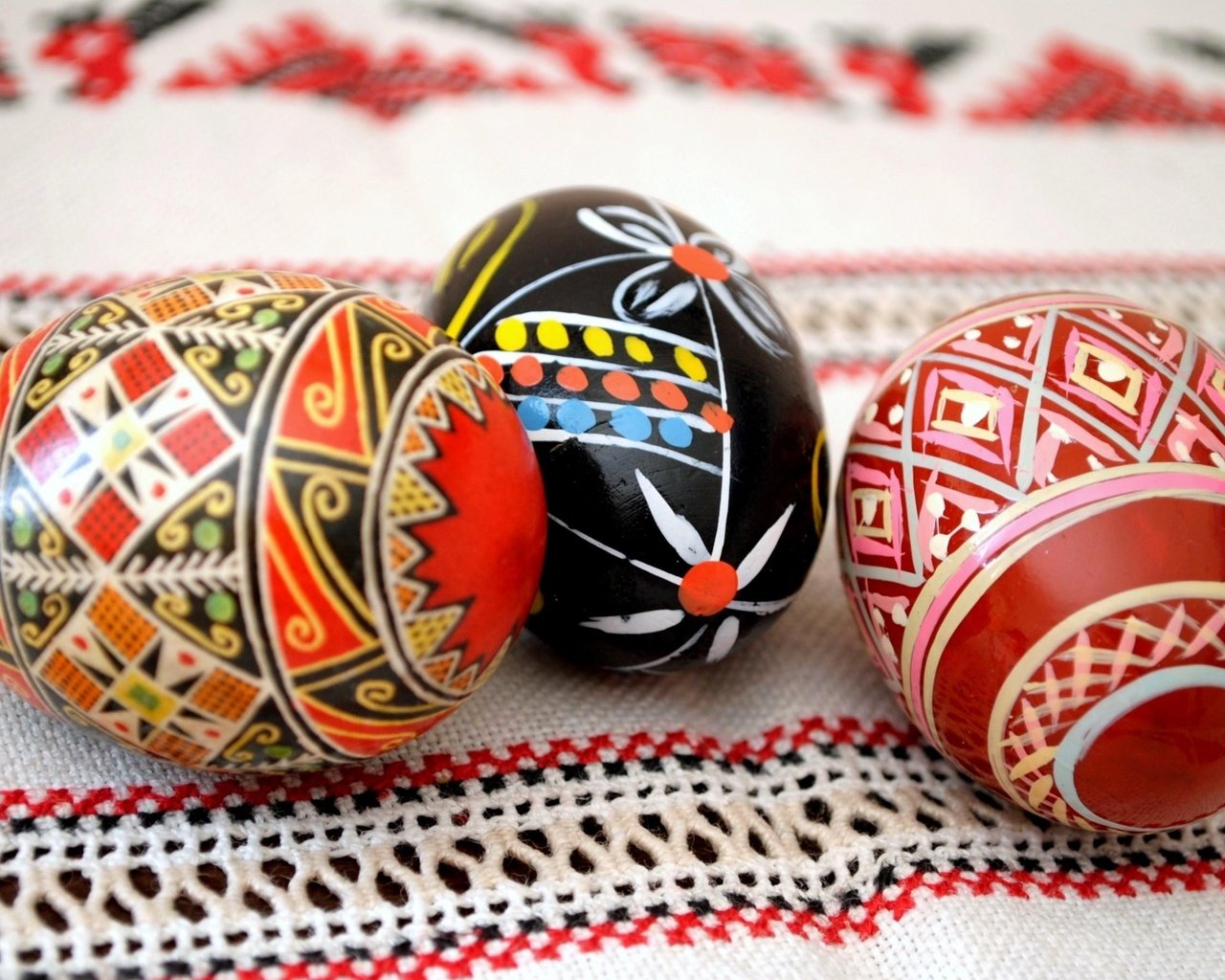 Обои ткань, пасха, яйца, праздник, салфетка, пасхальные, крашенки, fabric, easter, eggs, holiday, napkin разрешение 3840x2400 Загрузить