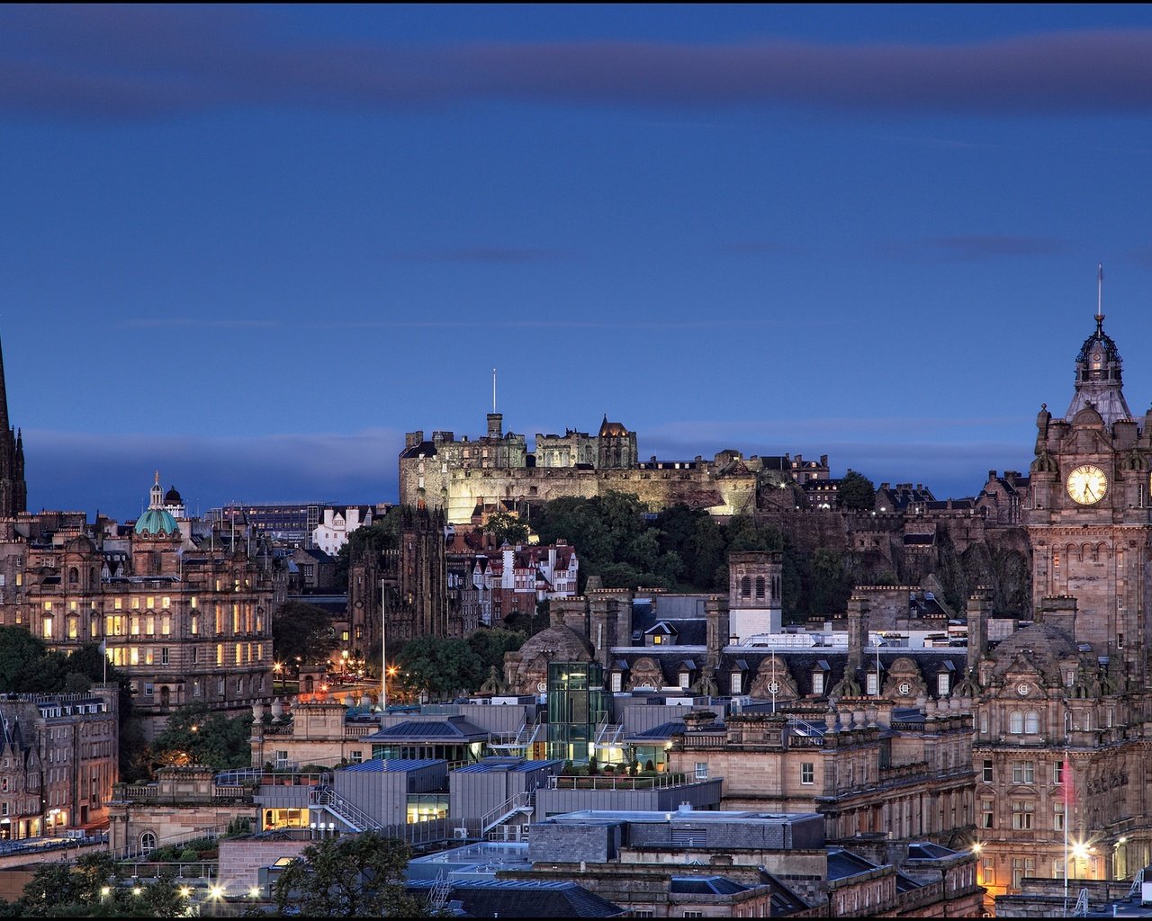 Обои ночь, огни, город, шотландия, эдинбург, calton hill, night, lights, the city, scotland, edinburgh разрешение 2048x1318 Загрузить