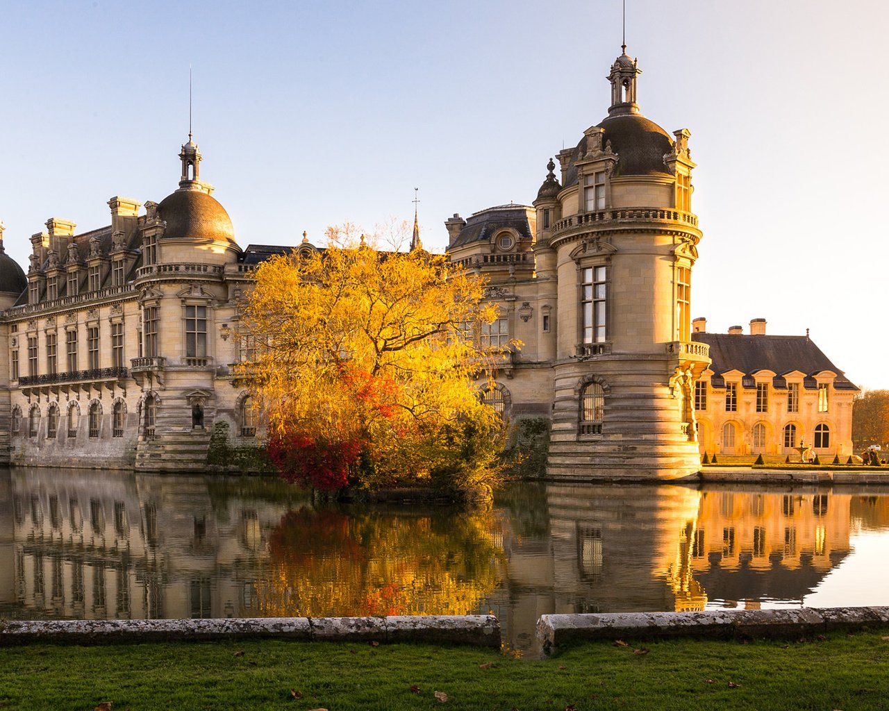 Обои озеро, замок, франция, замок шантийи, шато, chateau de chantilly, шантильи, lake, castle, france, chantilly castle, chateau, chantilly разрешение 1920x1200 Загрузить