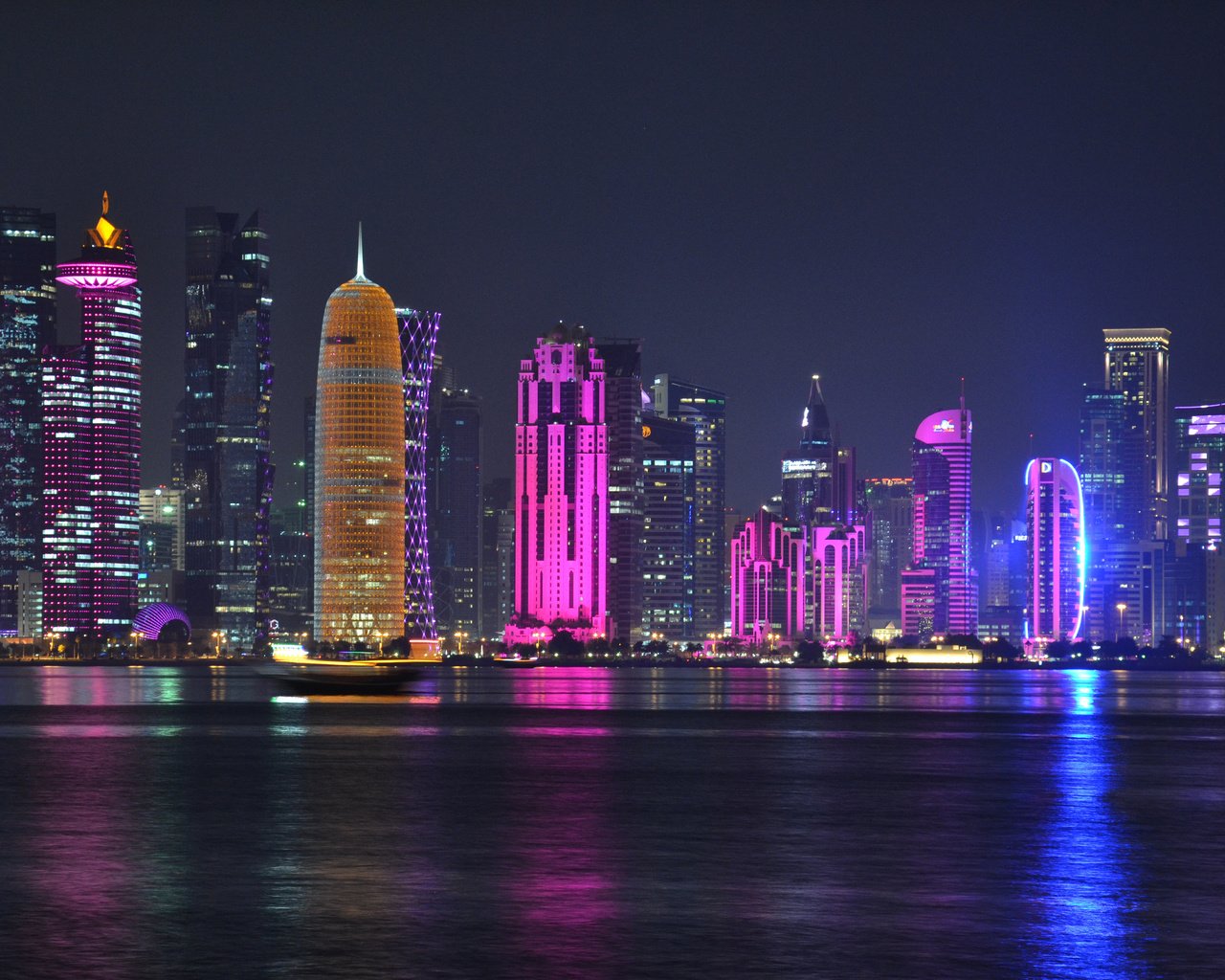 Обои ночь, огни, город, небоскребы, катар, доха, night, lights, the city, skyscrapers, qatar, doha разрешение 3840x2400 Загрузить