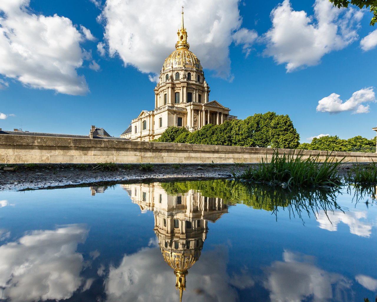 Обои небо, облака, отражение, париж, франция, loïc lagarde, hotel des invalides, архитектурный памятник, the sky, clouds, reflection, paris, france разрешение 1920x1200 Загрузить