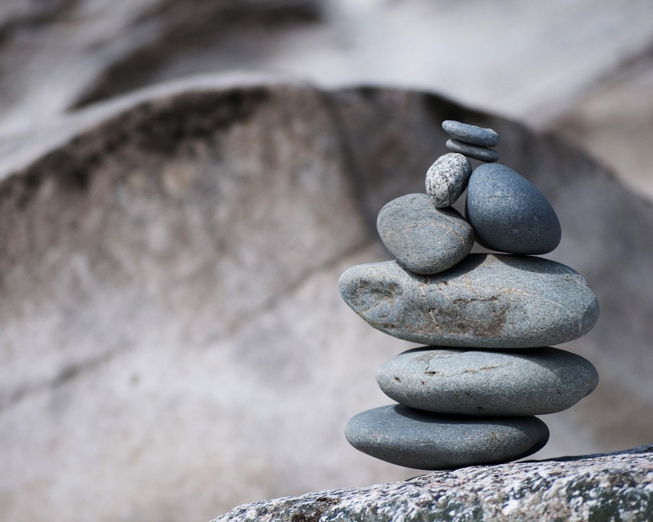 Обои камни, галька, дзен, баланс, stones, pebbles, zen, balance разрешение 2560x1600 Загрузить