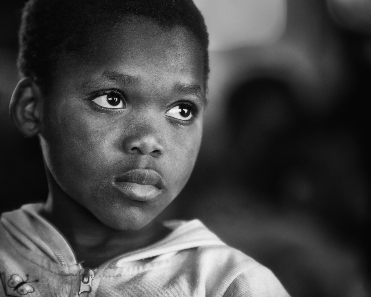 Обои портрет, чёрно-белое, дети, лицо, ребенок, мальчик, portrait, black and white, children, face, child, boy разрешение 1920x1280 Загрузить