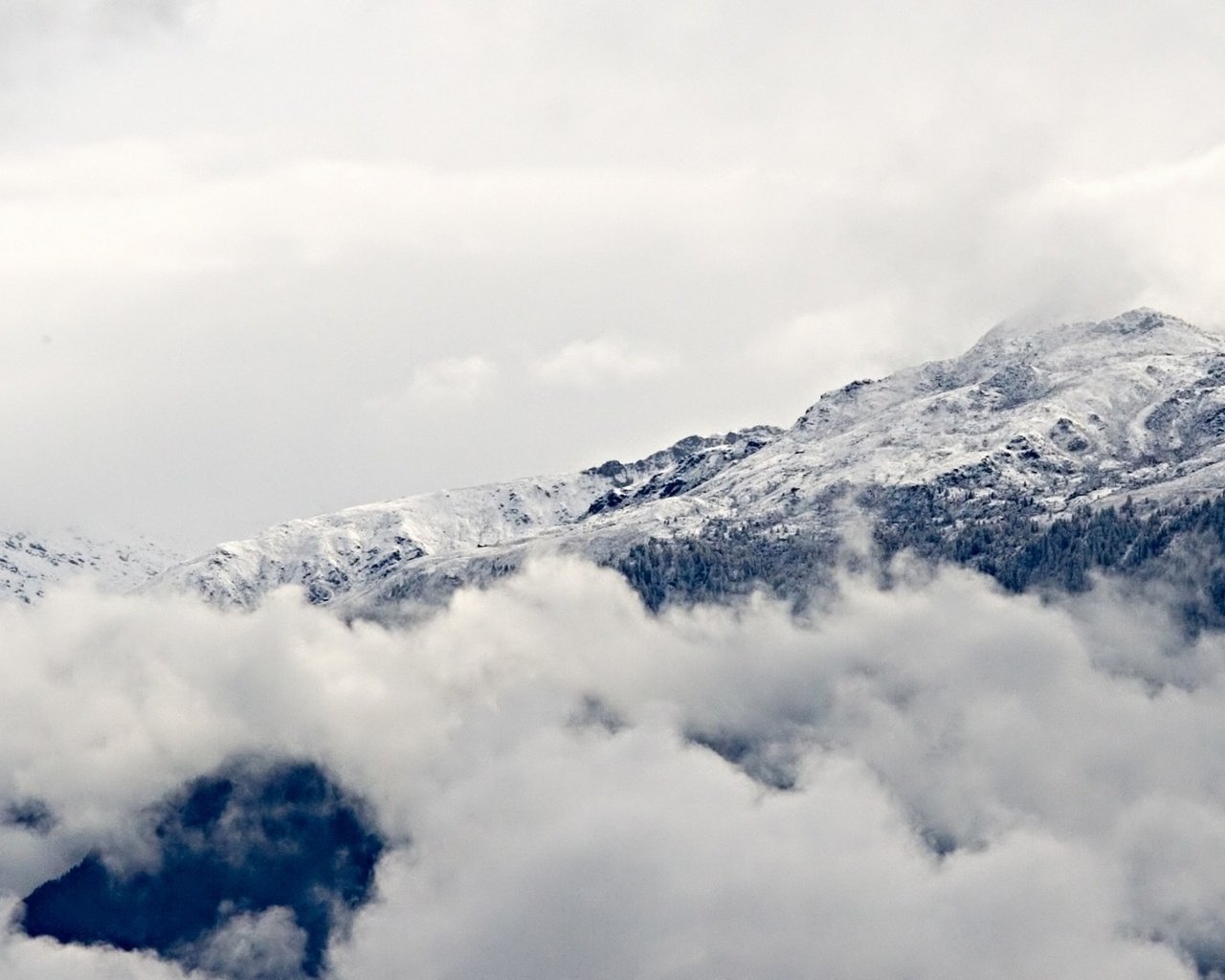 Обои облака, горы, природа, пейзаж, clouds, mountains, nature, landscape разрешение 1920x1080 Загрузить