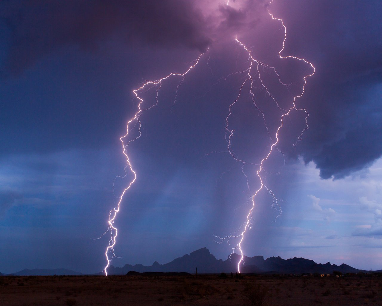 Обои небо, природа, пейзаж, молния, гроза, the sky, nature, landscape, lightning, the storm разрешение 2048x1365 Загрузить