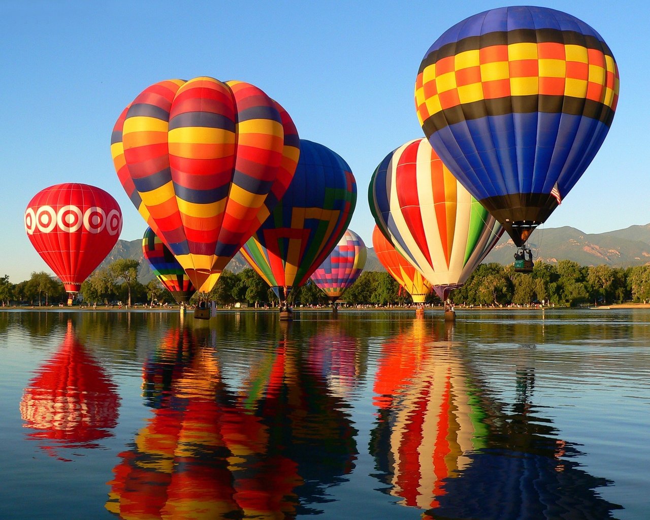 Обои озеро, отражение, воздушные шары, воздушный шар, колорадо, парад, springs, balloon classic, lake, reflection, balloons, balloon, colorado, parade разрешение 2560x1920 Загрузить