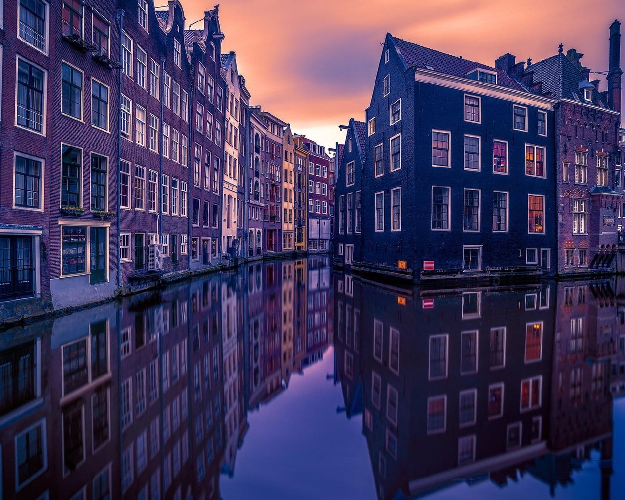 Обои дома, нидерланды, каналы, амстердам, голландия, вечерний город, home, netherlands, channels, amsterdam, holland, evening city разрешение 1920x1200 Загрузить