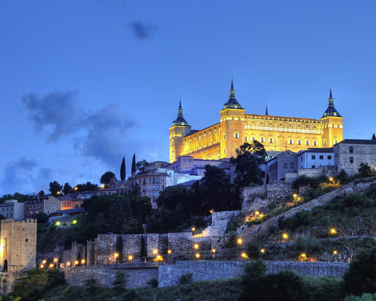 Обои небо, ночь, город, крепость, испания, толедо, алькасар, the sky, night, the city, fortress, spain, toledo, alcazar разрешение 3435x2200 Загрузить