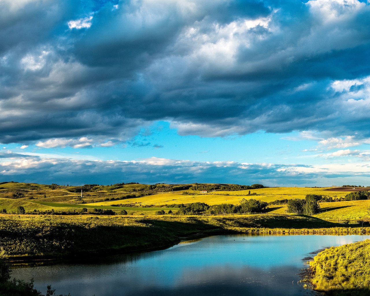 Обои облака, turner valley, природа, пейзаж, поля, пруд, канада, луга, провинция альберта, clouds, nature, landscape, field, pond, canada, meadows, alberta разрешение 3500x2000 Загрузить