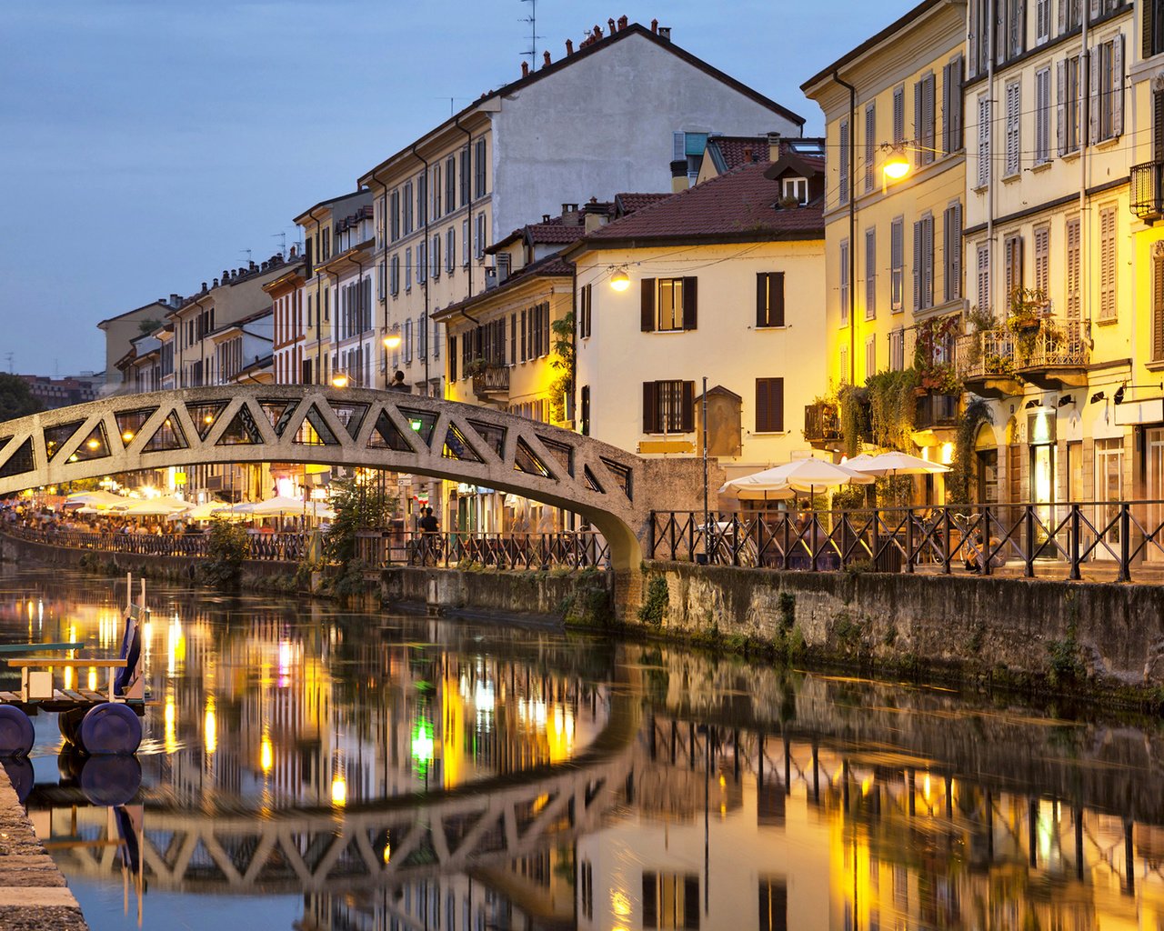 Обои вода, вечер, отражение, мост, канал, дома, италия, милан, water, the evening, reflection, bridge, channel, home, italy, milan разрешение 1920x1200 Загрузить